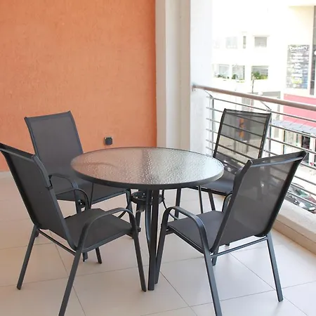 Mina Plaza Apartment *